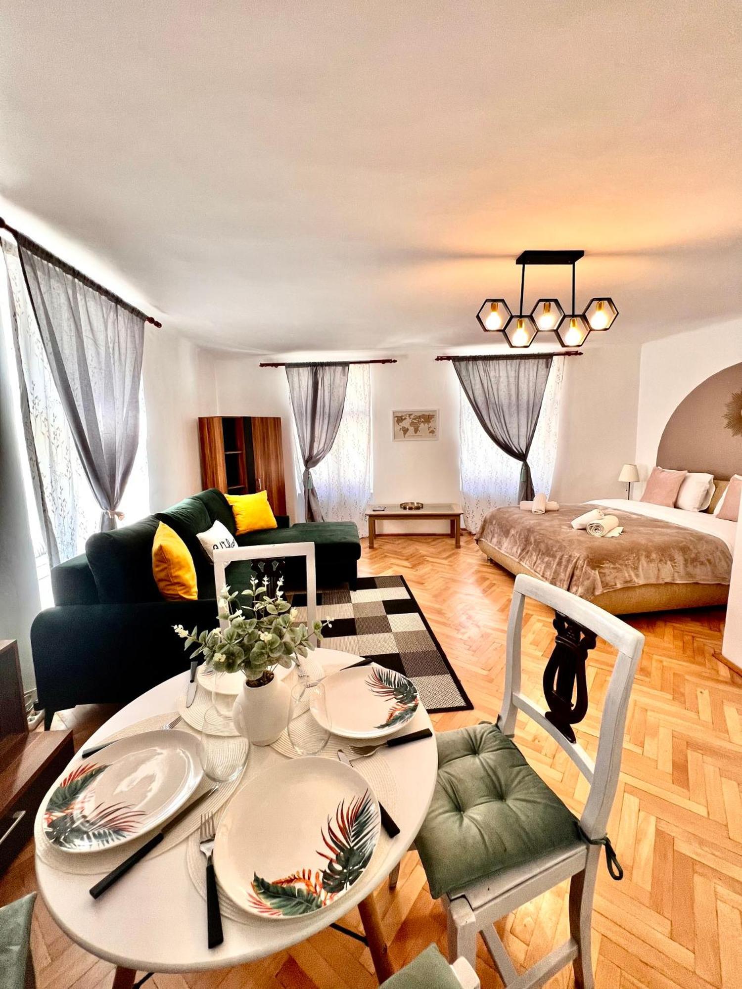 Old Town City Center Apartments Braşov Eksteriør bilde