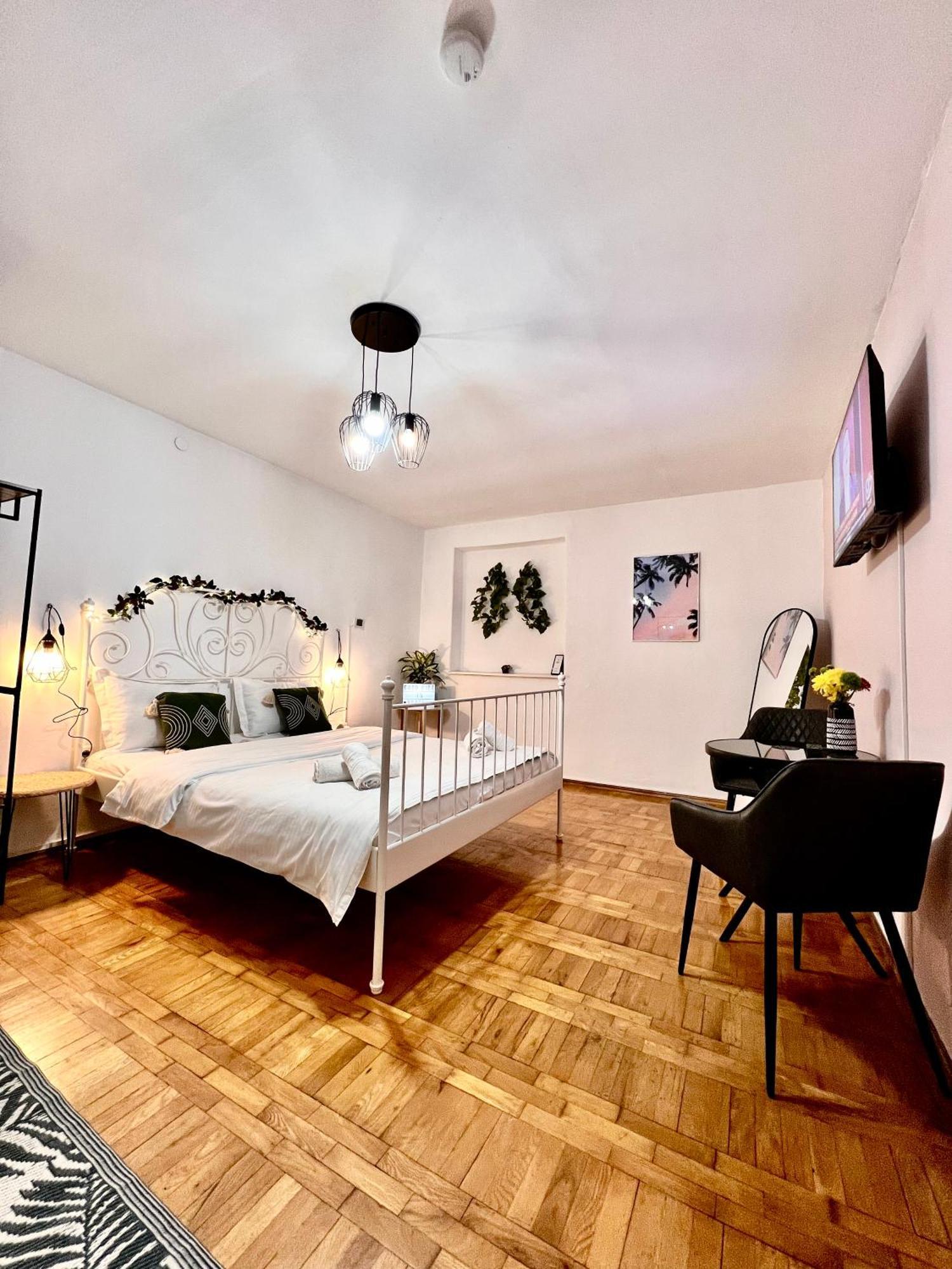 Old Town City Center Apartments Braşov Eksteriør bilde